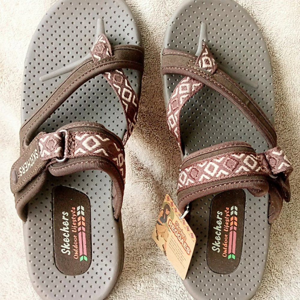 Sketchers Reggae Trailway Flip Flops Size 7 in Chocolate Brown